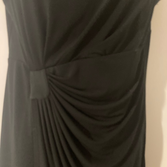 Black sleeveless dress w/ side ruching - Picture 3 of 5